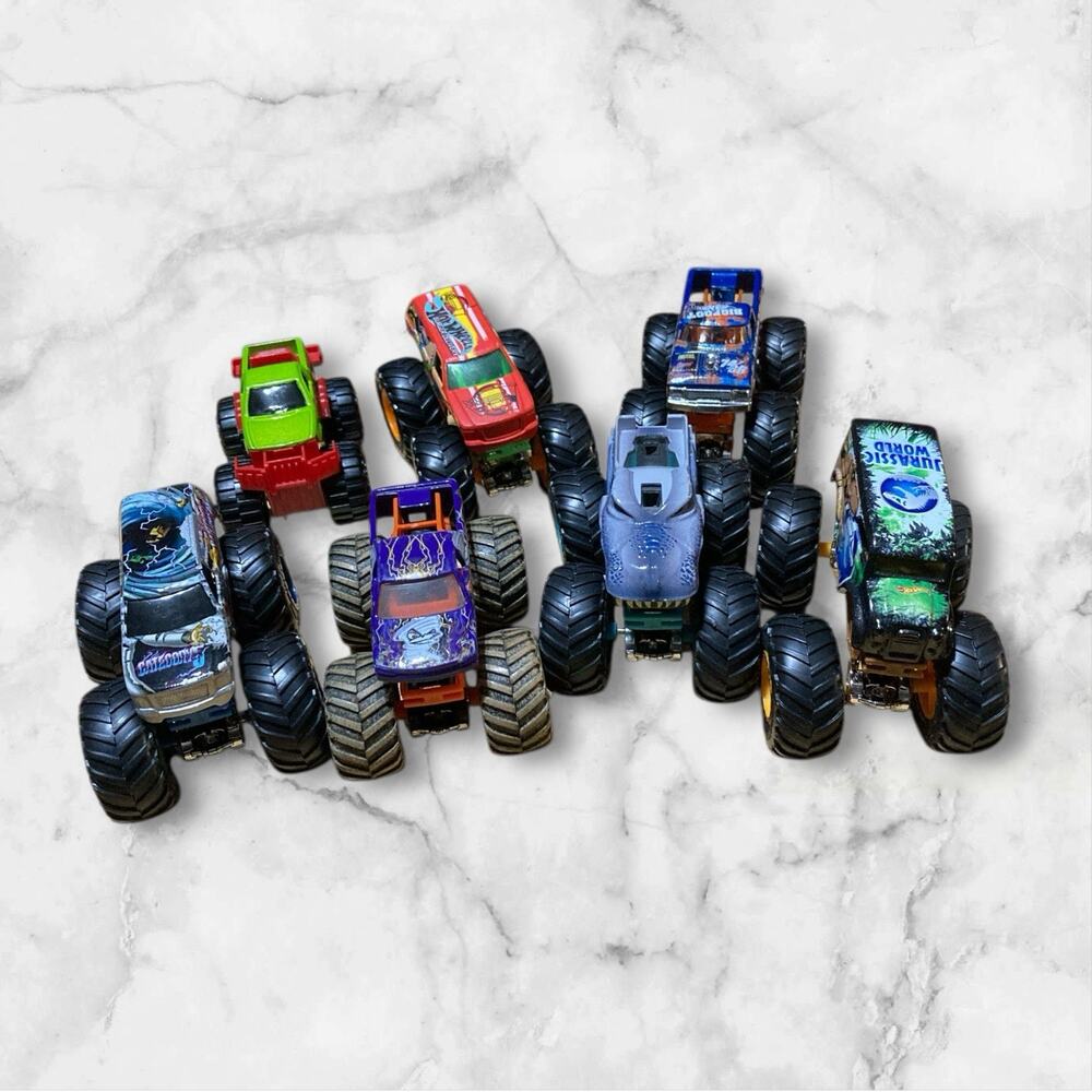 Monster Jam Hot Wheels Small Monster Trucks 1:64 Lot Of 7 Jurassic Bigfoot